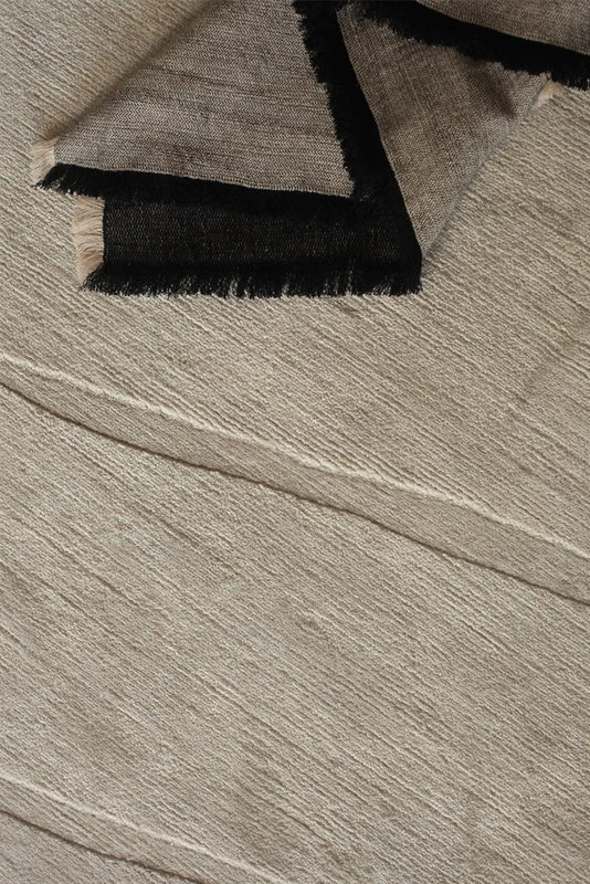 Roots Living Rock Matto, Vaaleanharmaa - Image 3