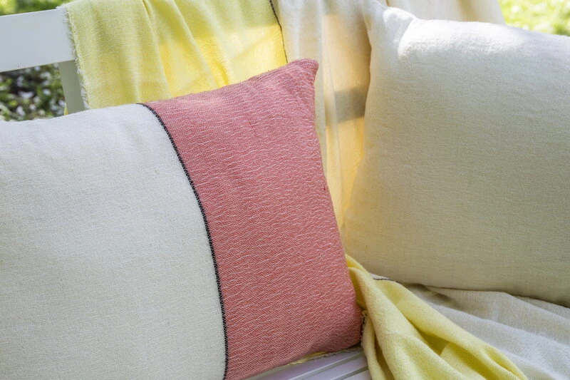 Tikau Block Tyyny, 45 X 60 Cm, Koralli - Musta - Image 4