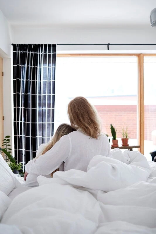 Joutsen Syli Untuvapeitto, 220 X 220 Cm, Keskilämmin - Image 5