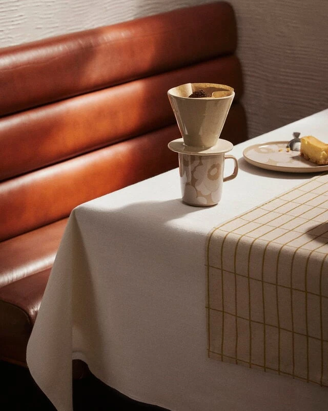 Marimekko Pieni Tiiliskivi Kaitaliina, 45 X 150 Cm, Pellava - Kulta - Image 2