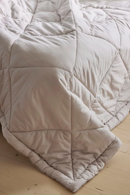 Matri Piia Parisängyn Päiväpeitto, 260 X 260 Cm, Mulberry - Image 2