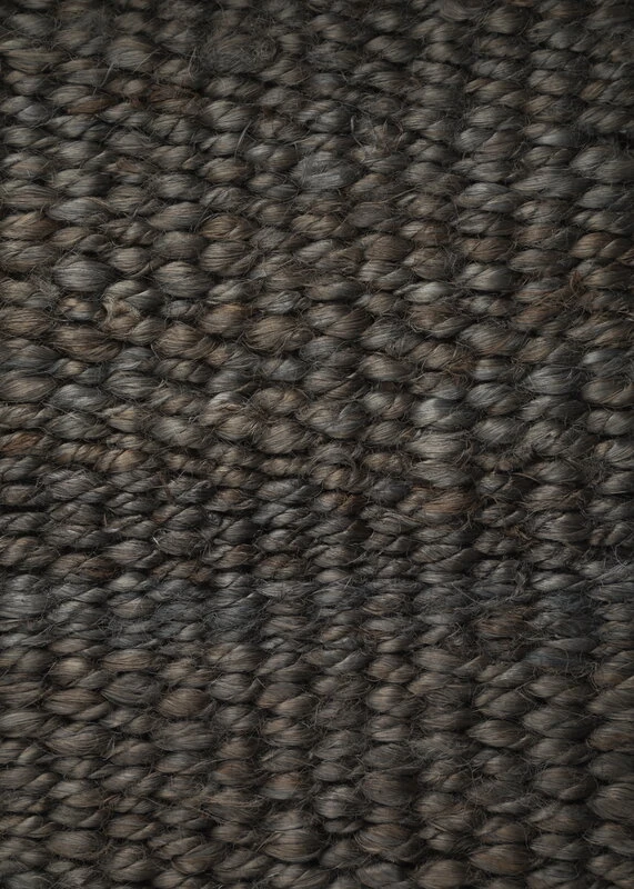 Roots Living Fringe Hemp Matto, Tummanruskea - Image 3